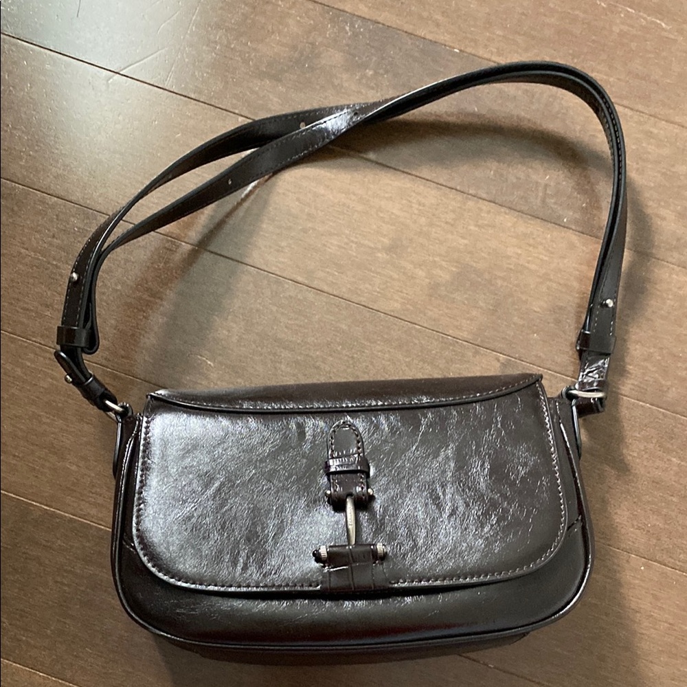 Korean trending brand Loeuvre Dark Brown Leather Shoulder Bag - Picture 4 of 9